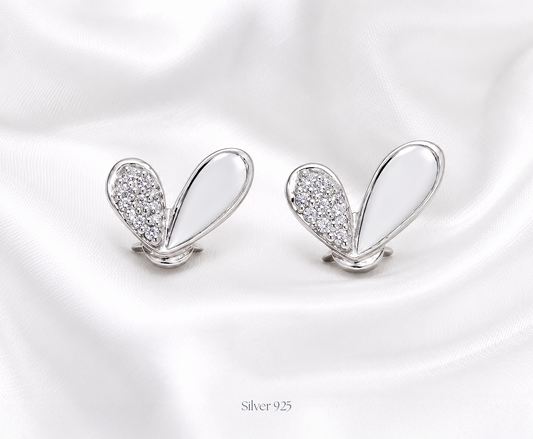 Minimal heart-shaped stud