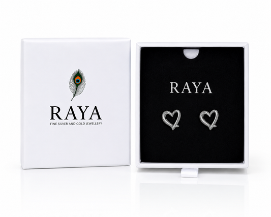 Minimal open-heart stud earrings