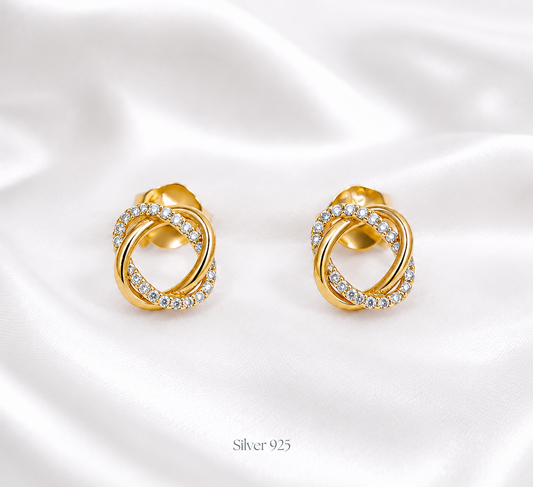 Chic interlinked circular stud