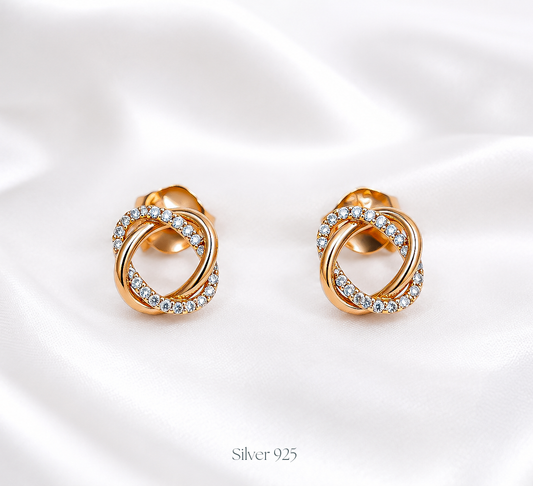 Chic interlinked circular stud