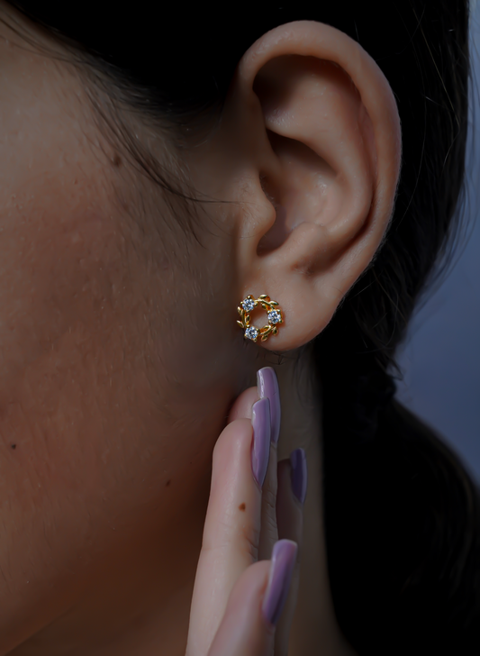 Minimal circular wreath stud