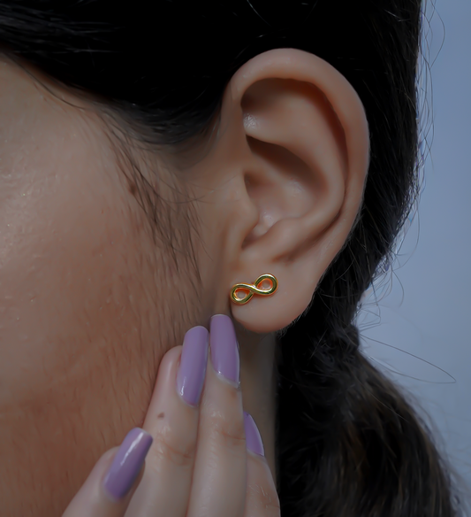 Minimal infinity-shaped stud earrings
