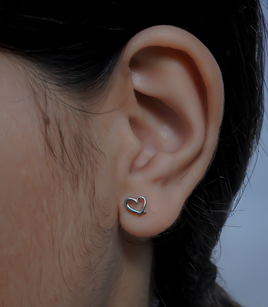 Minimal open-heart stud earrings